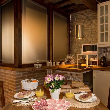 Le Stanze Di Rigoletto Bed & Breakfast ปาร์มา ภายนอก รูปภาพ
