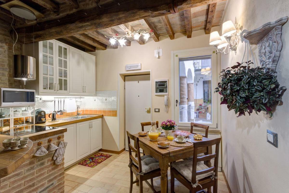 Le Stanze Di Rigoletto Bed & Breakfast ปาร์มา ภายนอก รูปภาพ